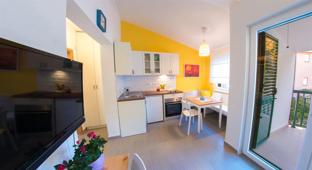 Apartments Denis Klek Exterior foto