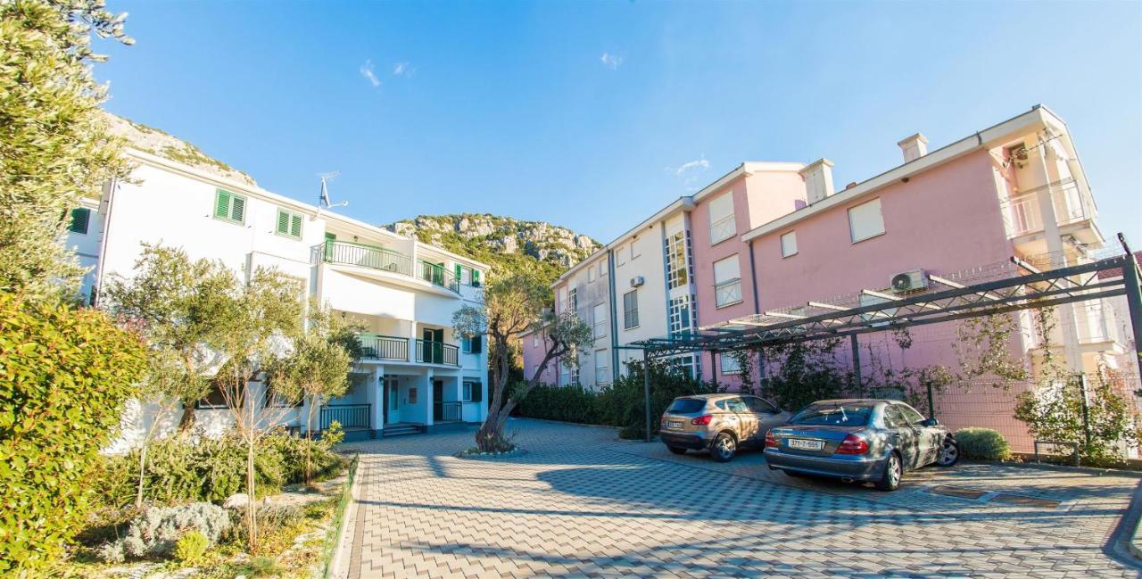 Apartments Denis Klek Exterior foto